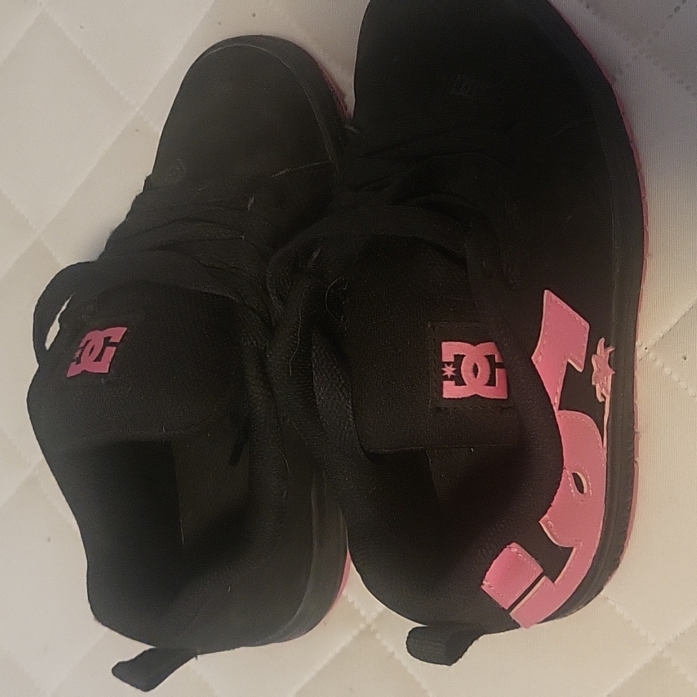 DC shoes